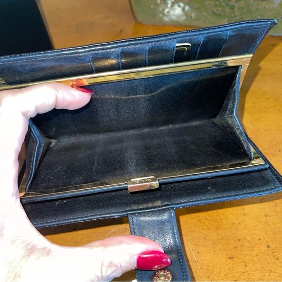CHANEL CC Logo Black Caviar Skin Frame Kisslock Purse Long Bifold Wallet - Picture 7 of 9